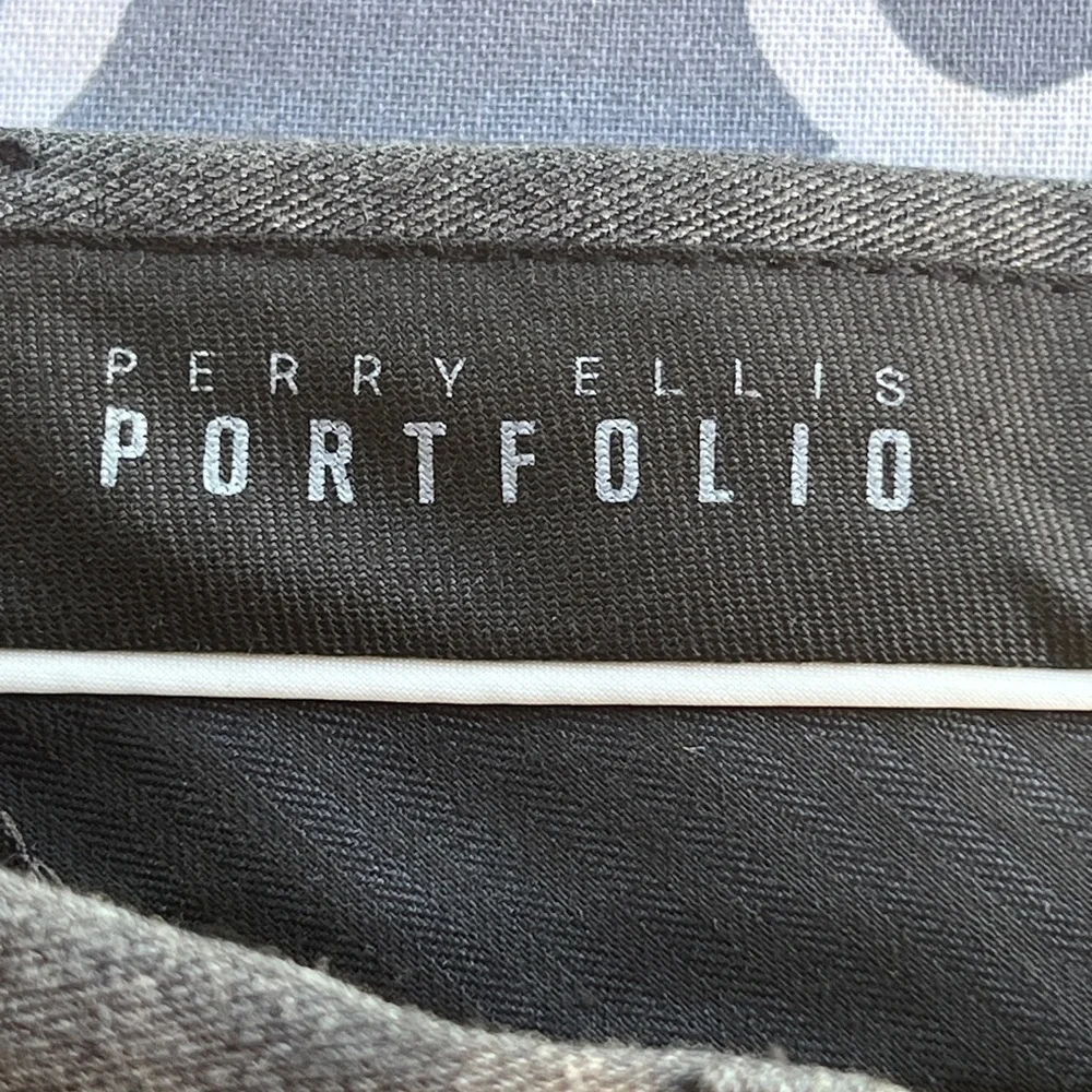 Perry Ellis Gray Dress Pants Pleated Front ☑️